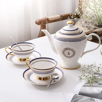 210 ml Europska mali luksuzni ins kava šalica i tanjurić skup Jednostavan luksuzni skandinavski popodnevni čaj cvijet čajna šalica skup sa žlicom.