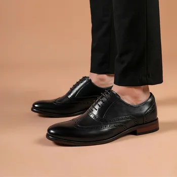 Ljetna nova moderna muška službena kožna obuća, muška kožna poslovna cipele, broš rezbarena britanska оксфордская cipele, velike veličine 2021